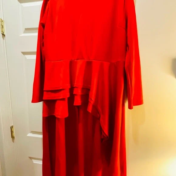 ♥️♥️♥️Beautiful Red Gathered Ruffled Waist Blouse With Tuxedo Style Tail - Picture 9 of 15